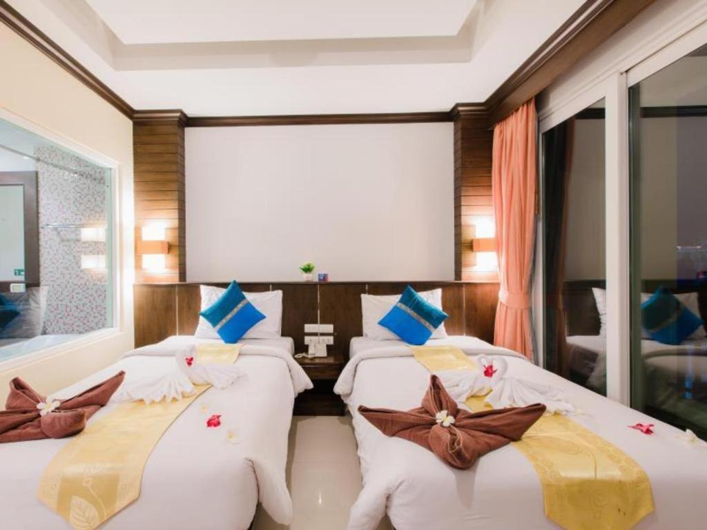 מלון Patong Azure Bangla Phuket מראה חיצוני תמונה