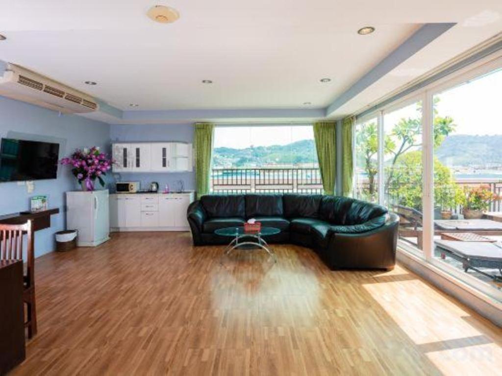 מלון Patong Azure Bangla Phuket מראה חיצוני תמונה