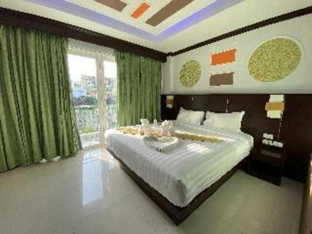 מלון Patong Azure Bangla Phuket מראה חיצוני תמונה