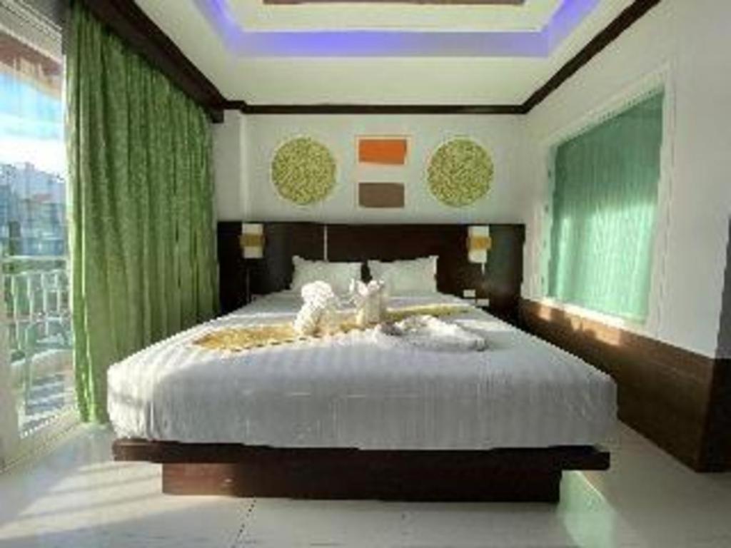 מלון Patong Azure Bangla Phuket מראה חיצוני תמונה
