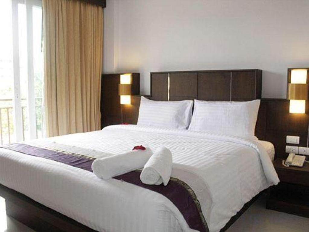 מלון Patong Azure Bangla Phuket מראה חיצוני תמונה